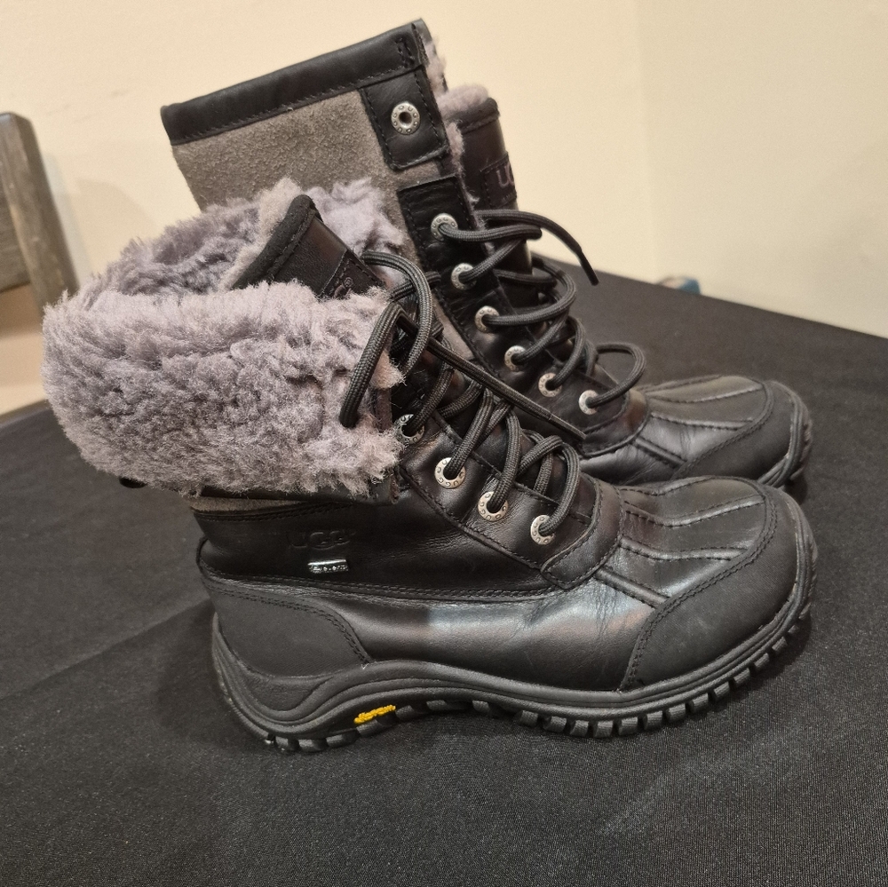 UGG Black/Gray ALL WEATHER Boots Womens size 5US. Gently Used! - Picture 4 of 8